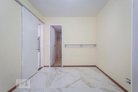 Apartamento à venda com 80m², 2 quartos e 1 vaga Apartamento à venda com 80m², 2 quartos e 1 vagaSuíte