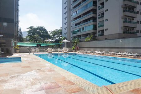 Apartamento à venda com 80m², 2 quartos e 1 vaga Apartamento à venda com 80m², 2 quartos e 1 vagaÁrea comum - Piscina