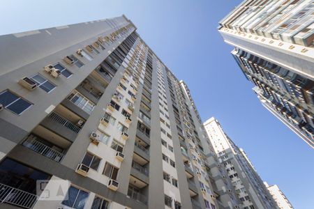Apartamento à venda com 80m², 2 quartos e 1 vaga Apartamento à venda com 80m², 2 quartos e 1 vagaFachada