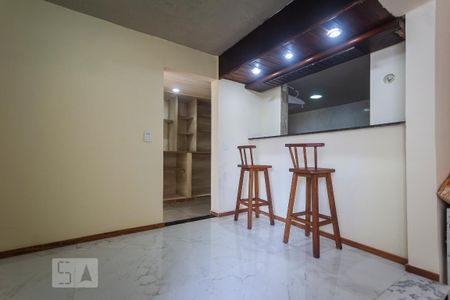 Apartamento à venda com 80m², 2 quartos e 1 vaga Apartamento à venda com 80m², 2 quartos e 1 vagaSala
