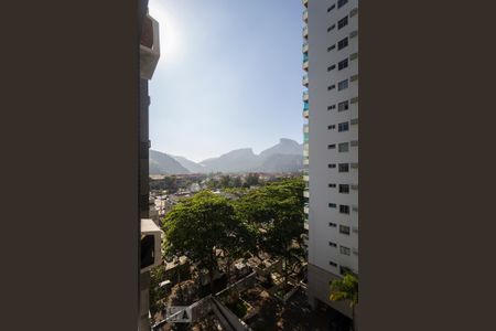 Apartamento à venda com 80m², 2 quartos e 1 vaga Apartamento à venda com 80m², 2 quartos e 1 vagaVista