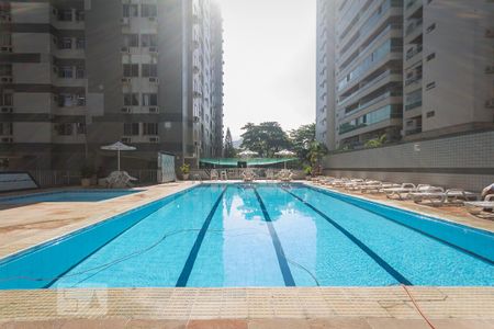 Apartamento à venda com 80m², 2 quartos e 1 vaga Apartamento à venda com 80m², 2 quartos e 1 vagaÁrea comum - Piscina