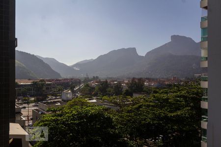 Apartamento à venda com 80m², 2 quartos e 1 vaga Apartamento à venda com 80m², 2 quartos e 1 vagaVista