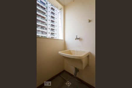 Apartamento à venda com 80m², 2 quartos e 1 vaga Apartamento à venda com 80m², 2 quartos e 1 vagaÁrea de Serviço
