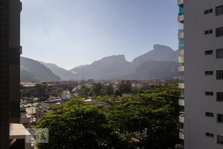 Apartamento à venda com 80m², 2 quartos e 1 vaga Apartamento à venda com 80m², 2 quartos e 1 vagaVista