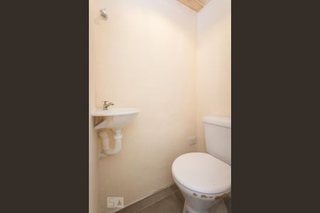 Apartamento à venda com 80m², 2 quartos e 1 vaga Apartamento à venda com 80m², 2 quartos e 1 vagaBanheiro de Serviço