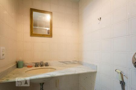 Apartamento à venda com 80m², 2 quartos e 1 vaga Apartamento à venda com 80m², 2 quartos e 1 vagaBanheiro 2
