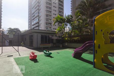 Apartamento à venda com 80m², 2 quartos e 1 vaga Apartamento à venda com 80m², 2 quartos e 1 vagaÁrea Comum - Playground