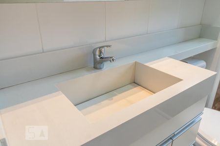 Apartamento para alugar com 64m², 2 quartos e 2 vagas Apartamento para alugar com 64m², 2 quartos e 2 vagasDetalhe do Banheiro da Suíte