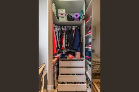 Apartamento para alugar com 64m², 2 quartos e 2 vagas Apartamento para alugar com 64m², 2 quartos e 2 vagasDetalhe da Suíte