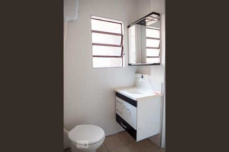 Banheiro de casa à venda com 2 quartos, 65m² em Jardim Botucatu, São Paulo