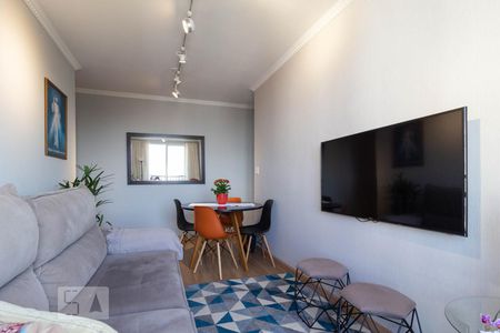 Sala de apartamento para alugar com 2 quartos, 60m² em Quitaúna, Osasco