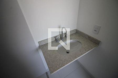 Banheiro de kitnet/studio para alugar com 1 quarto, 21m² em Belenzinho, São Paulo