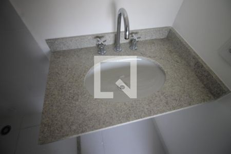 Banheiro de kitnet/studio para alugar com 1 quarto, 21m² em Belenzinho, São Paulo