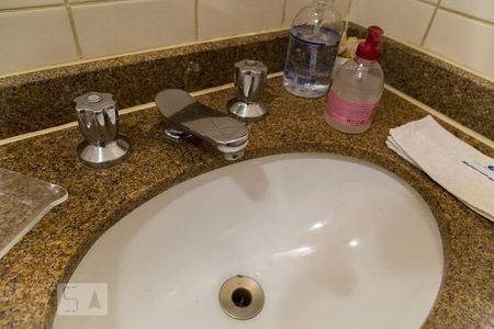 Apartamento à venda com 64m², 2 quartos e 1 vagaBanheiro Social