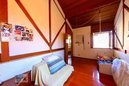 Casa à venda com 780m², 5 quartos e 6 vagas Casa à venda com 780m², 5 quartos e 6 vagasQuarto 1