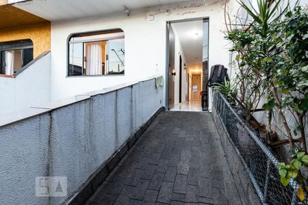 Casa à venda com 150m², 3 quartos e 4 vagas Casa à venda com 150m², 3 quartos e 4 vagasEntrada