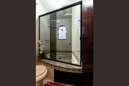 Casa à venda com 150m², 3 quartos e 4 vagas Casa à venda com 150m², 3 quartos e 4 vagasBanheiro