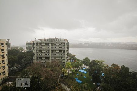 Apartamento à venda com 85m², 2 quartos e 1 vaga Apartamento à venda com 85m², 2 quartos e 1 vagaVista