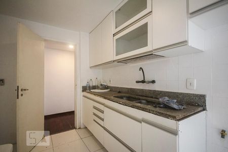 Apartamento à venda com 85m², 2 quartos e 1 vaga Apartamento à venda com 85m², 2 quartos e 1 vagaCozinha