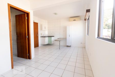 Sala/Quarto de kitnet/studio para alugar com 1 quarto, 25m² em Itacorubi, Florianópolis