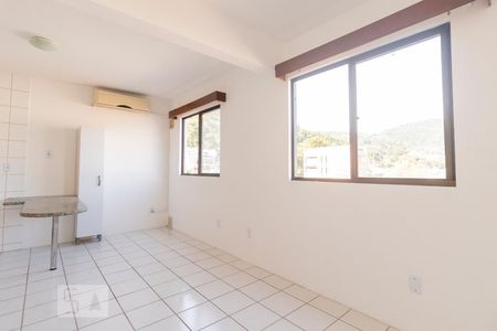 Sala/Quarto de kitnet/studio para alugar com 1 quarto, 25m² em Itacorubi, Florianópolis