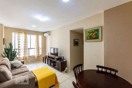 Apartamento à venda com 70m², 2 quartos e 1 vaga Apartamento à venda com 70m², 2 quartos e 1 vagaSala