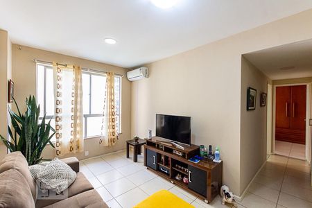 Apartamento à venda com 70m², 2 quartos e 1 vaga Apartamento à venda com 70m², 2 quartos e 1 vagaSala