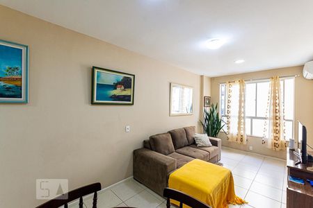 Apartamento à venda com 70m², 2 quartos e 1 vaga Apartamento à venda com 70m², 2 quartos e 1 vagaSala
