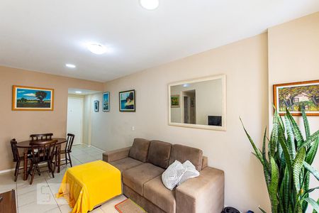 Apartamento à venda com 70m², 2 quartos e 1 vaga Apartamento à venda com 70m², 2 quartos e 1 vagaSala