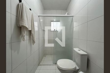 Banheiro  de casa para alugar com 2 quartos, 100m² em São João do Rio Vermelho, Florianópolis