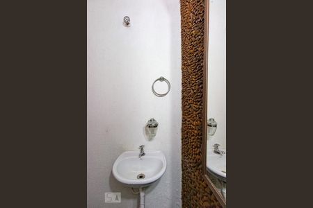 Casa para alugar com 80m², 2 quartos e sem vaga Casa para alugar com 80m², 2 quartos e sem vagaBanheiro