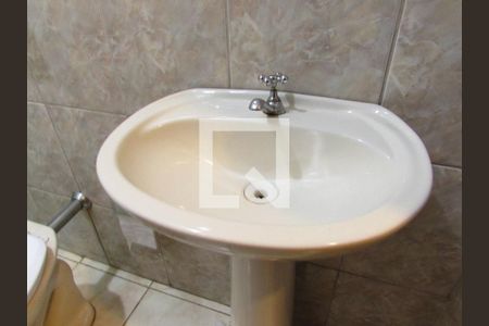 Casa para alugar com 290m², 4 quartos e 3 vagasBanheiro Social