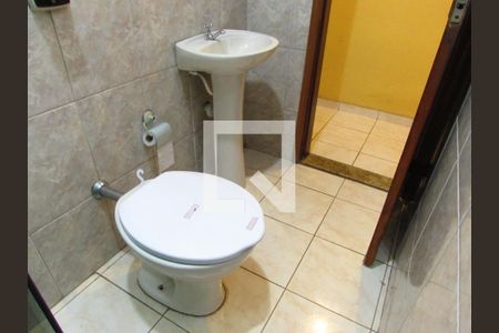 Casa para alugar com 290m², 4 quartos e 3 vagasBanheiro Social