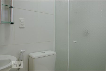 Banheiro de apartamento para alugar com 2 quartos, 54m² em Jardim Carlu, São Paulo