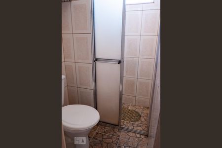 Banheiro de apartamento para alugar com 1 quarto, 35m² em Conjunto Residencial José Bonifácio, São Paulo