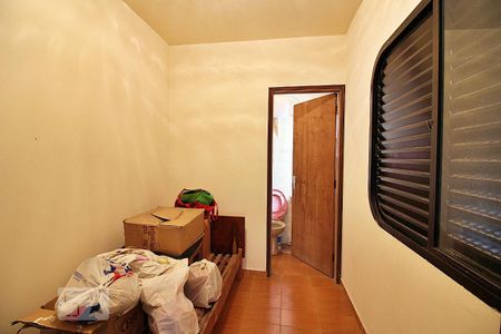 Casa à venda com 340m², 4 quartos e 4 vagasQuarto de Serviço