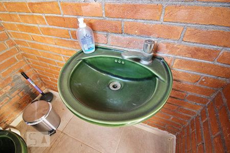 Casa à venda com 340m², 4 quartos e 4 vagasBanheiro 2 externo