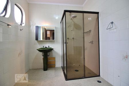 Casa à venda com 340m², 4 quartos e 4 vagasBanheiro da Suíte 2