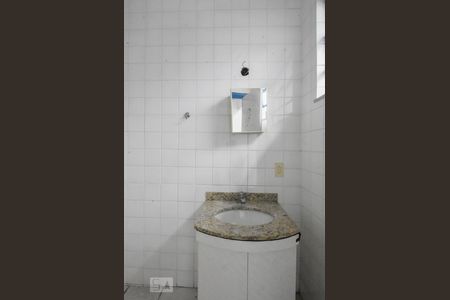 Casa à venda com 360m², 3 quartos e 6 vagasBanheiro 01 Externo