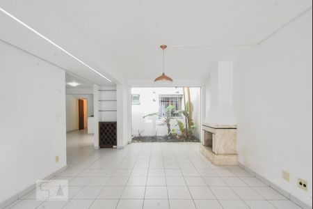 Casa à venda com 360m², 3 quartos e 6 vagasSala de Inverno