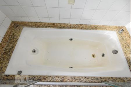 Casa à venda com 360m², 3 quartos e 6 vagasBanheiro Suíte 01