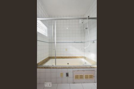 Casa à venda com 360m², 3 quartos e 6 vagasBanheiro Suíte 01