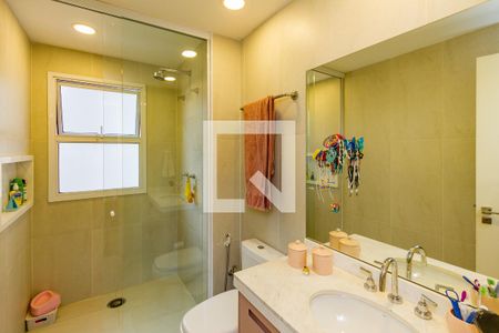 Apartamento à venda com 178m², 3 quartos e 3 vagasBanheiro da Suíte 2