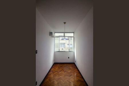Sala de apartamento para alugar com 1 quarto, 52m² em Leme, Rio de Janeiro