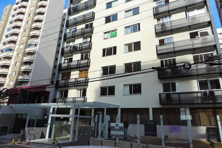 Apartamento para alugar com 65m², 2 quartos e 1 vagaFachada