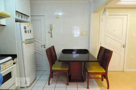 Apartamento para alugar com 65m², 2 quartos e 1 vagaCozinha
