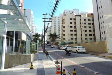 Apartamento para alugar com 65m², 2 quartos e 1 vagaVista da Rua