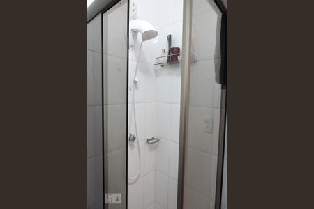 Apartamento para alugar com 65m², 2 quartos e 1 vagaBanheiro - Box