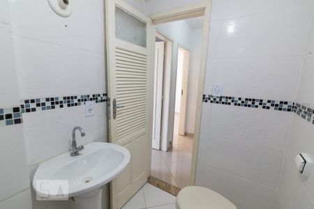 Banheiro de apartamento para alugar com 2 quartos, 57m² em Praça da Bandeira, Rio de Janeiro